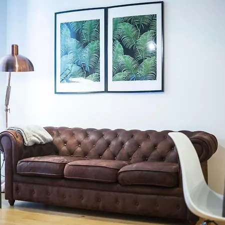 Toffee Mombello - Seven