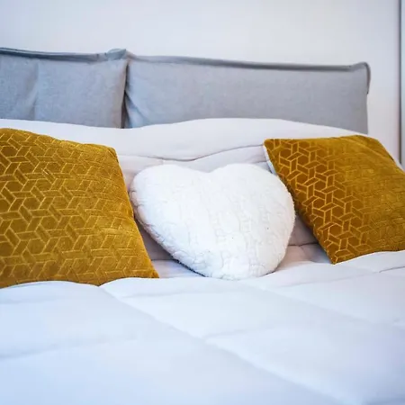 Toffee Mombello - Seven Appartement San Remo